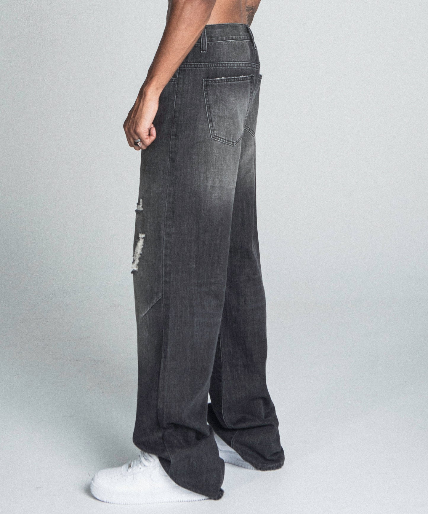 AJ09B-2 VAQUEROS ANCHOS NEGROS DESGASTADOS