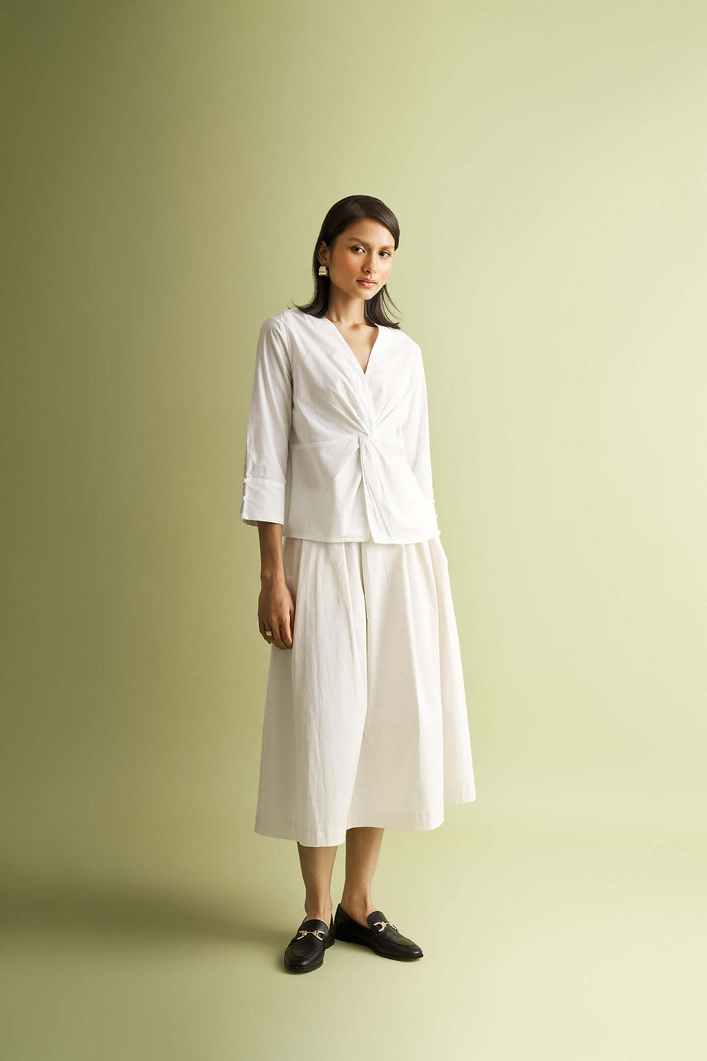 Haut à torsion avant blanc