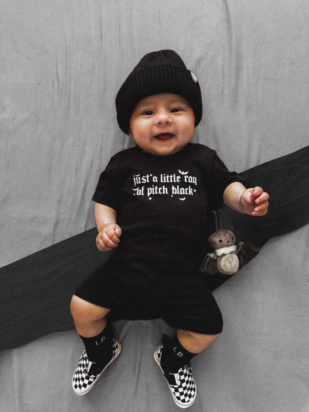 Camiseta negra azabache