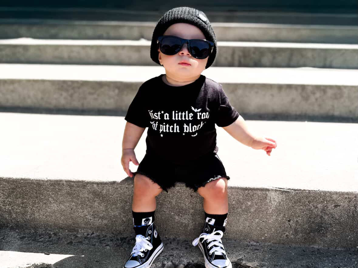 Camiseta negra azabache