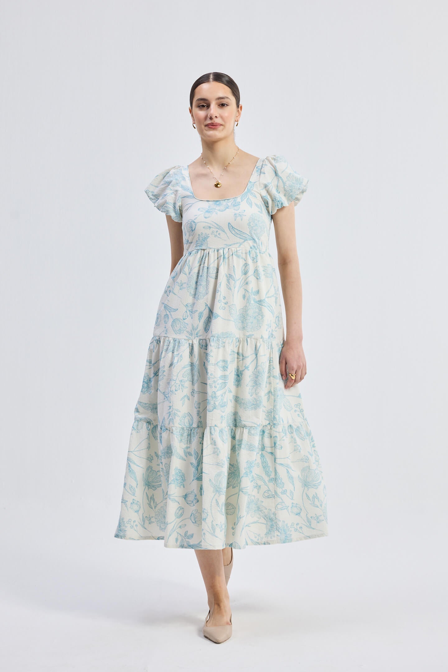 Robe maxi à manches bouffantes et volants à imprimé floral bleu
