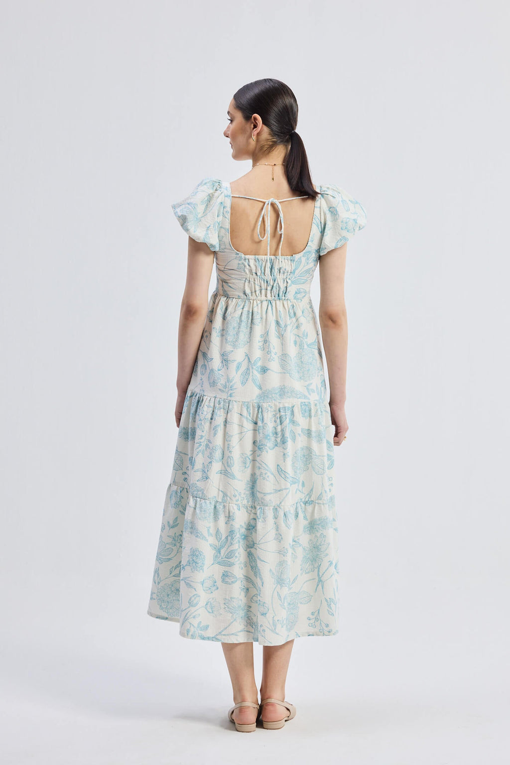 Robe maxi à manches bouffantes et volants à imprimé floral bleu