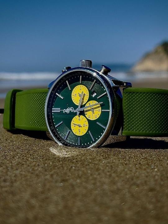 Chronographe vert et jaune